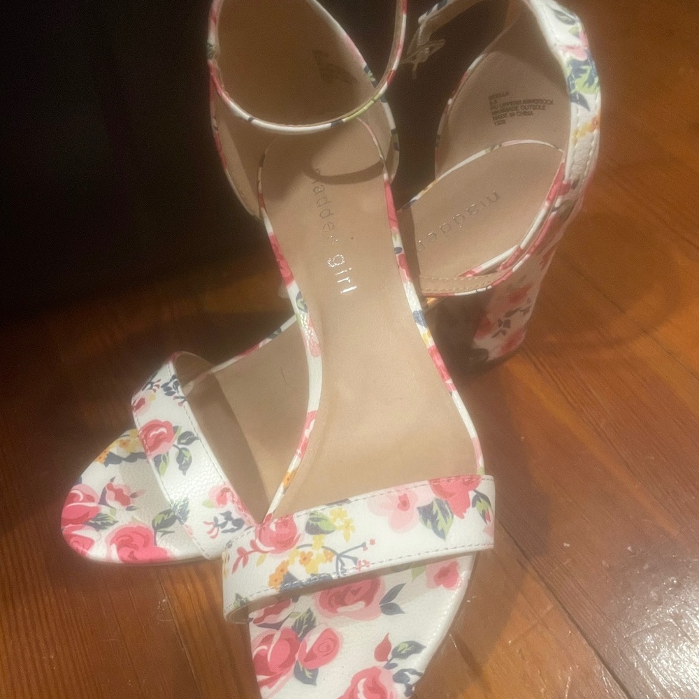 White Heels with Flower Design